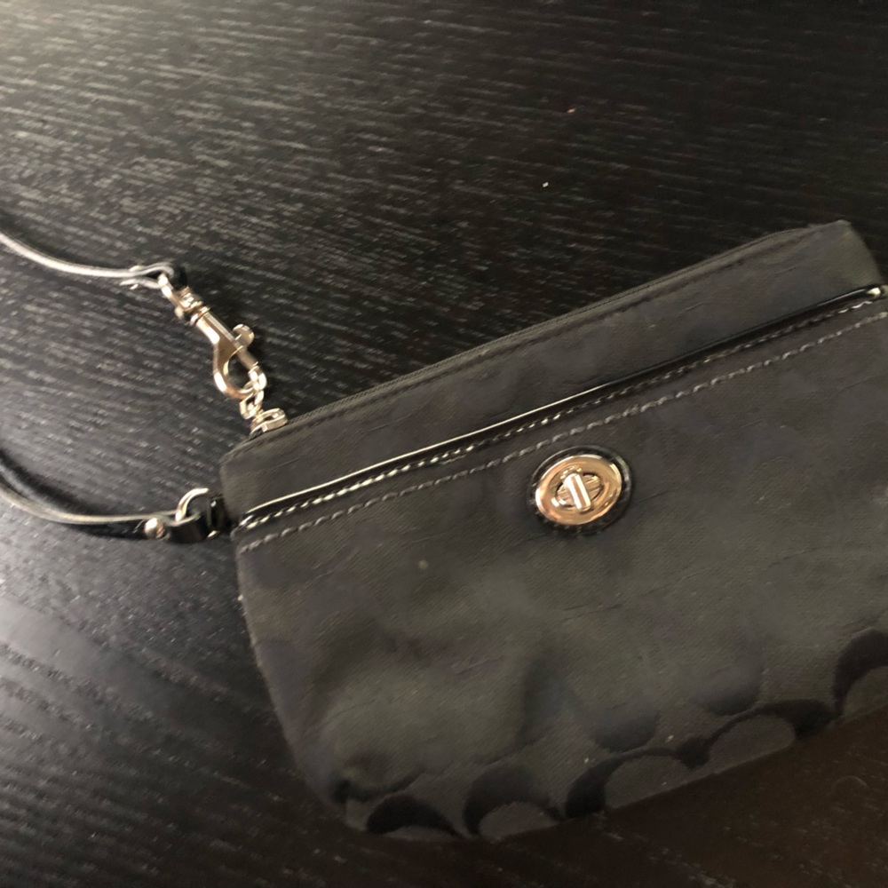🌸Coach Signature Black Fabric Wristlet🌸